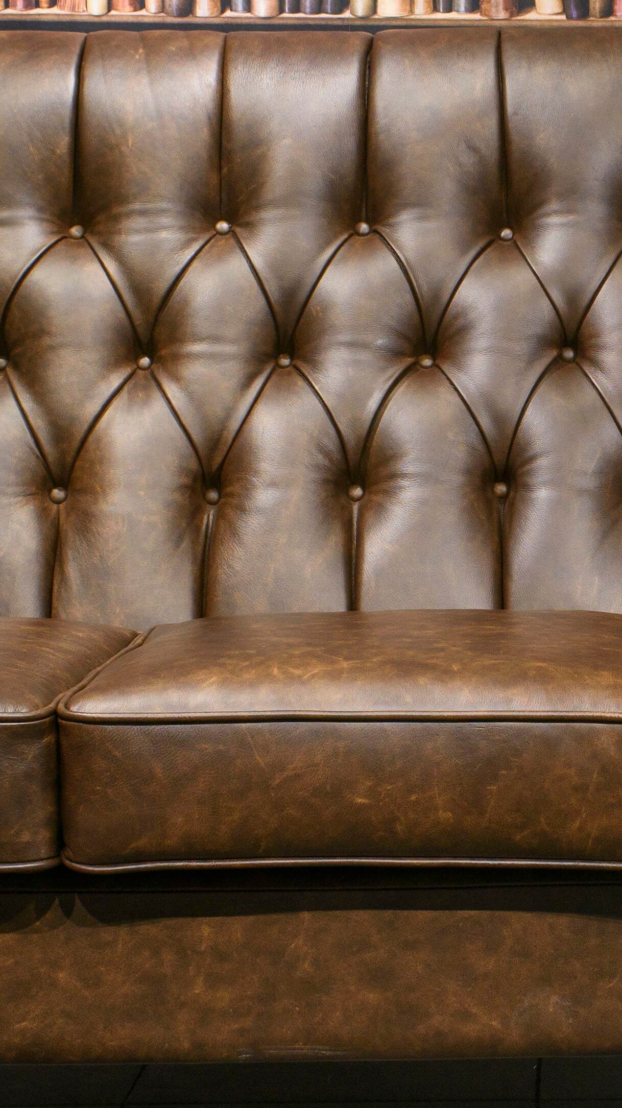 Classic Deluxe chesterfield kanapé karfa